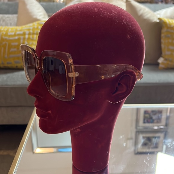 Free People Frames - Picture 5 of 7